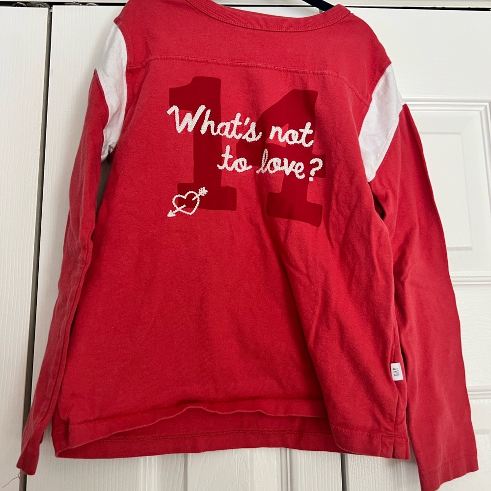 Gap boys size small Valentines shirt